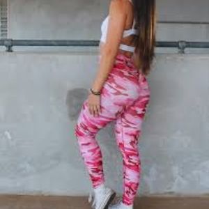 TYC scrunch butt camo leggings